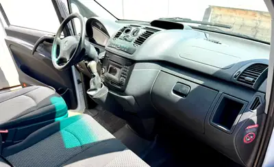 Mercedes-Benz Vito 2.2 CDI 4×4 — Utilitaire polyvalent, tous terrains, grand entretien effectué — Miniature 7
