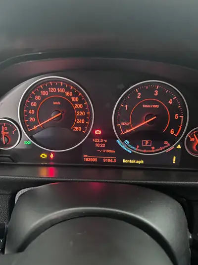 BMW 330d Touring — Break diesel performant, 258 ch, boîte auto, entretien optimal — côté