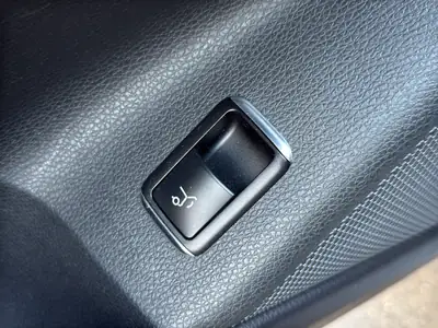 Mercedes-Benz CLA 200 Shooting Brake — Monospace diesel efficace, sans sinistre — Thumbnail 22