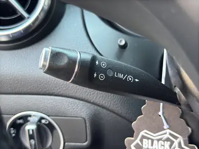 Mercedes-Benz CLA 200 Shooting Brake — Monospace diesel efficace, sans sinistre — Thumbnail 24