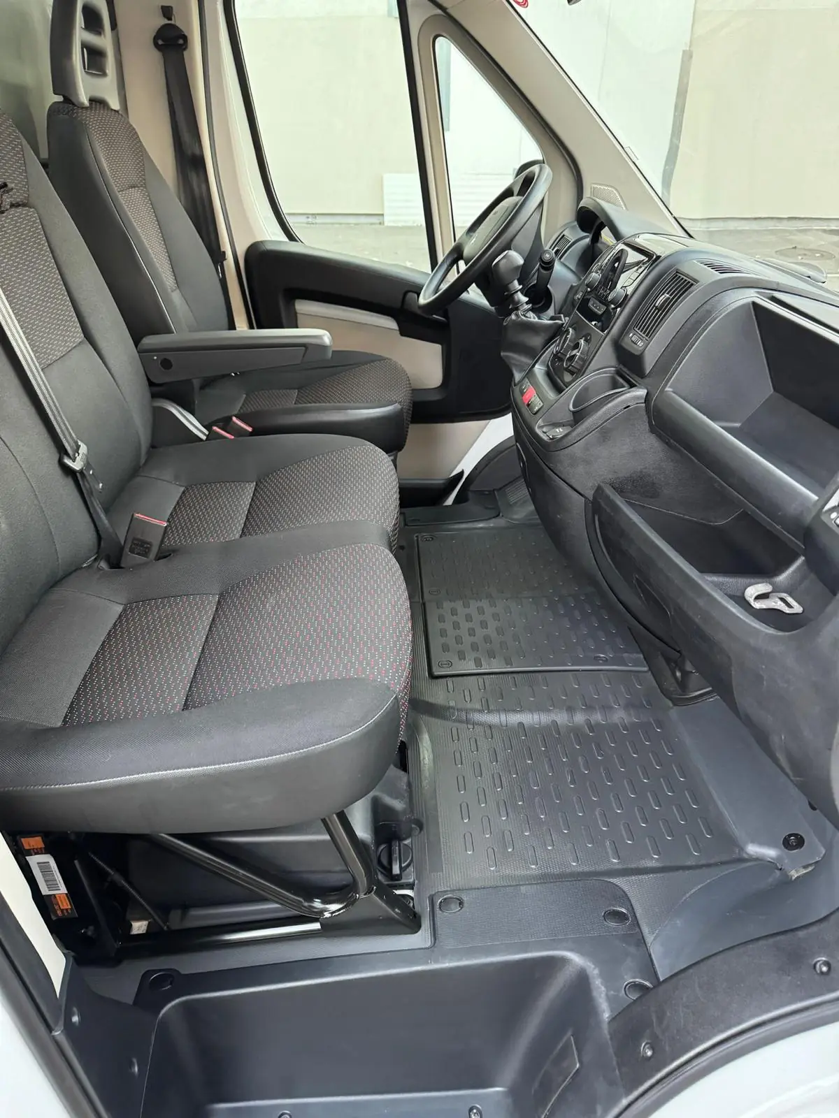 Peugeot Boxer 2015 occasion Dielsdorf — 4