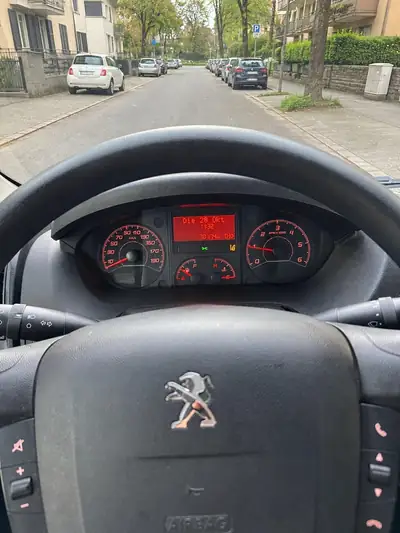 Peugeot Boxer 2015 — Utilitaire fiable, 72 000 km, diesel économique — Detail
