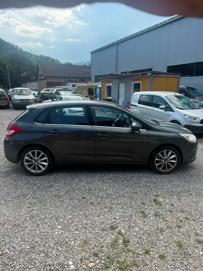 Citroën C4 Picasso 1.6 VTi Swiss Style — Monospace spacieux, entretien économique — Seitenansicht