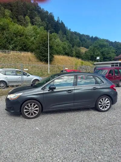 Citroën C4 Picasso 1.6 VTi Swiss Style — Monospace spacieux, entretien économique — Heckansicht