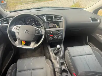 Citroën C4 Picasso 1.6 VTi Swiss Style — Monospace spacieux, entretien économique — Armaturenbrett