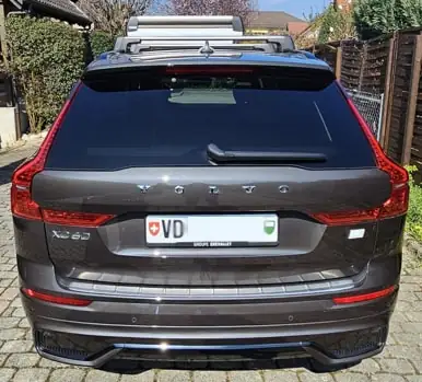 Volvo XC60 2.0 T6 TE Ultimate Dark eAWD — SUV hybride rechargeable premium, 58 000 km — côté