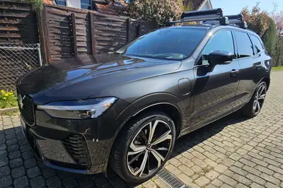 Volvo XC60 2.0 T6 TE Ultimate Dark eAWD — SUV hybride rechargeable premium, 58 000 km — vue extérieure