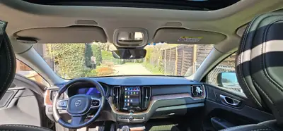 Volvo XC60 2.0 T6 TE Ultimate Dark eAWD — SUV hybride rechargeable premium, 58 000 km — intérieur