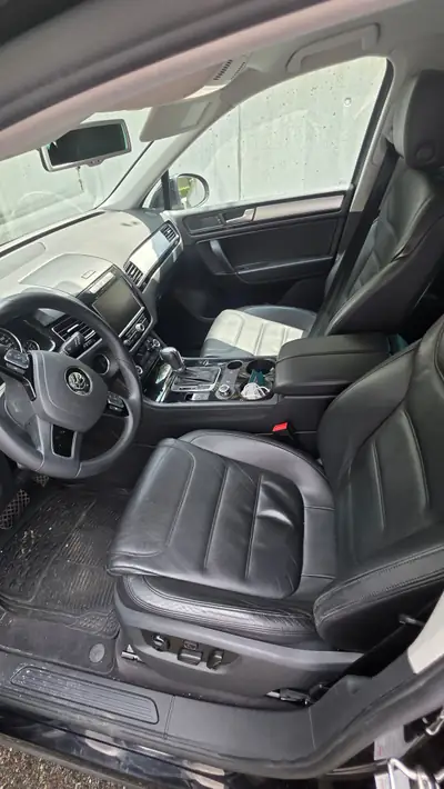 VW Touareg 3.0 V6 TDI 240 — SUV premium diesel, sans sinistre — Detail