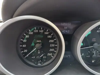 Mercedes-Benz SLK 200 — Cabriolet élégant, sans accident, motorisation essence fiable — fianco