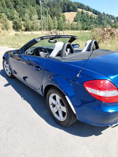 Mercedes-Benz SLK 200 — Cabriolet élégant, sans accident, motorisation essence fiable — vista esterna