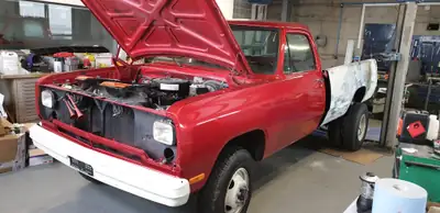 Dodge Ram W 3500 Dually — Mythique pickup V8 4x4, moteur 250 ch, très bas kilométrage — Detail