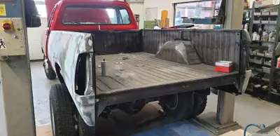 Dodge Ram W 3500 Dually — Mythique pickup V8 4x4, moteur 250 ch, très bas kilométrage — Miniatur 7