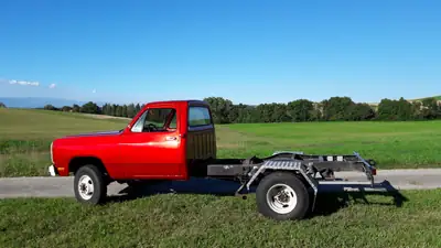 Dodge Ram W 3500 Dually — Mythique pickup V8 4x4, moteur 250 ch, très bas kilométrage — Miniatur 10