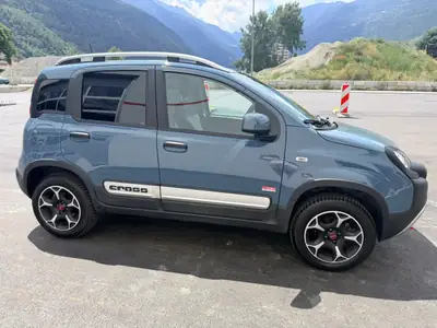 Fiat Panda 0,9 TwinAir Cross Turbo 4x4 — Polyvalence tout-terrain et équipements premium — fianco