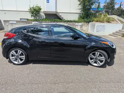Hyundai Veloster 1.6 GDi — Coupé sportif compact, toit panoramique, caméra de recul — Innenraum