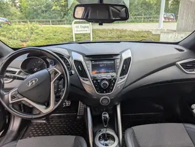 Hyundai Veloster 1.6 GDi — Coupé sportif compact, toit panoramique, caméra de recul — Armaturenbrett