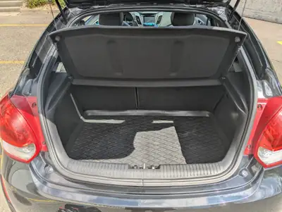 Hyundai Veloster 1.6 GDi — Coupé sportif compact, toit panoramique, caméra de recul — Miniatur 7