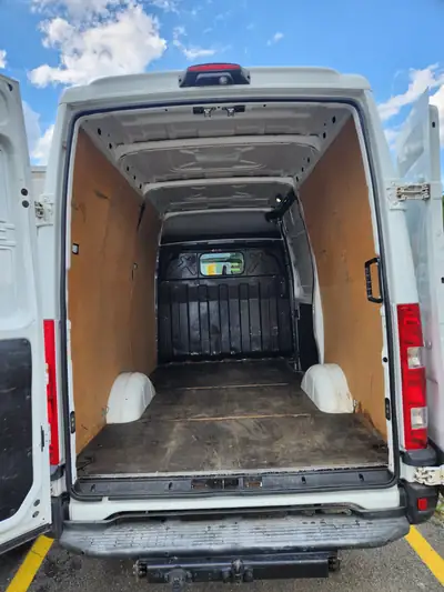 Iveco Daily 35S15V 2.3 HPI 146 — Utilitaire robuste, entretien impeccable, prêt au travail — Miniature 8