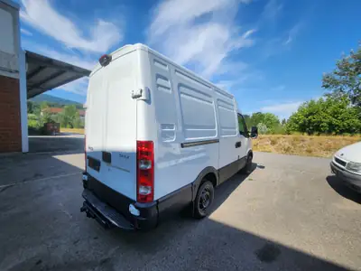 Iveco Daily 35S15V 2.3 HPI 146 — Utilitaire robuste, entretien impeccable, prêt au travail — Miniature 10