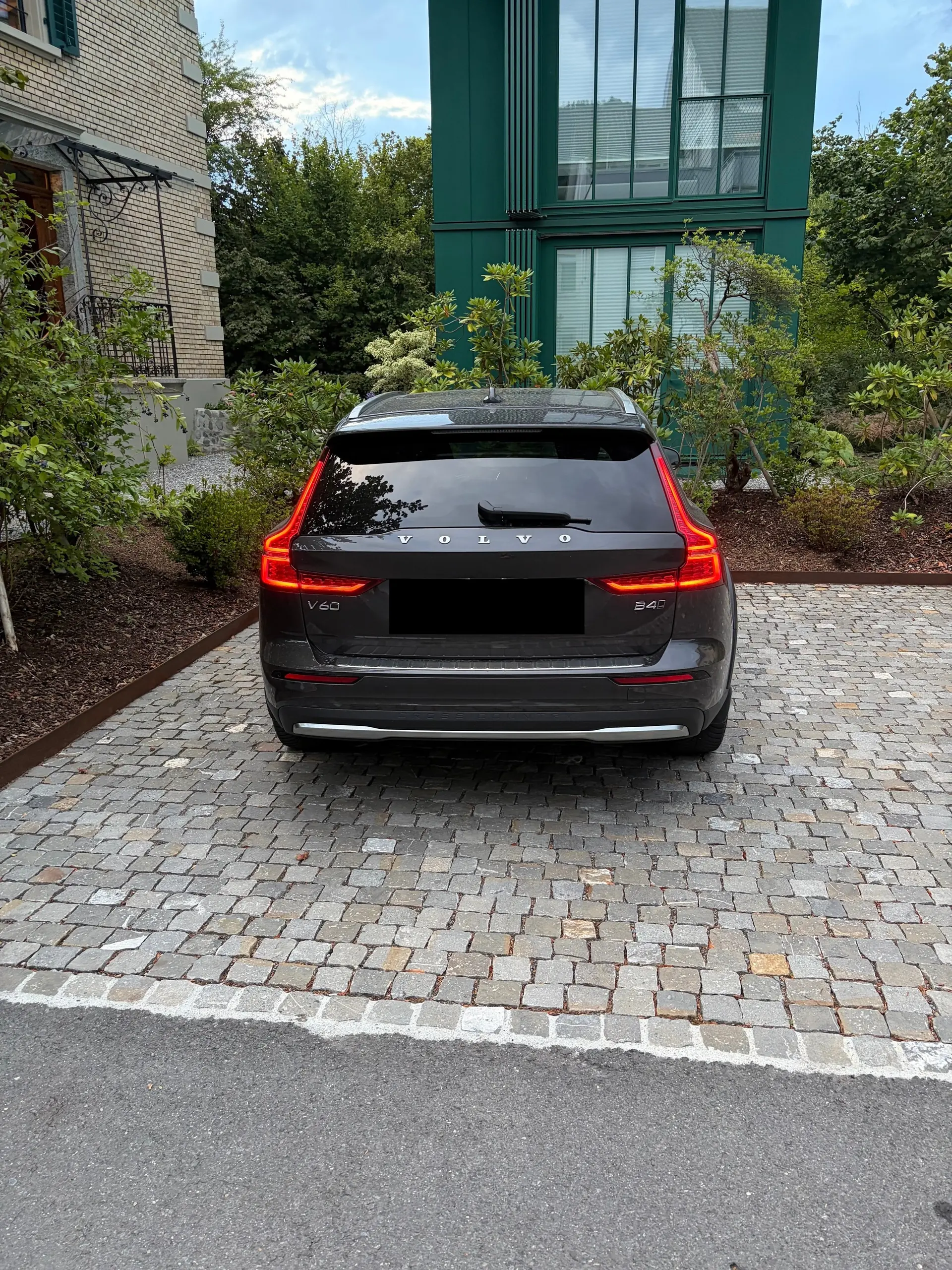 Volvo V60 2023 occasion Zug — 2