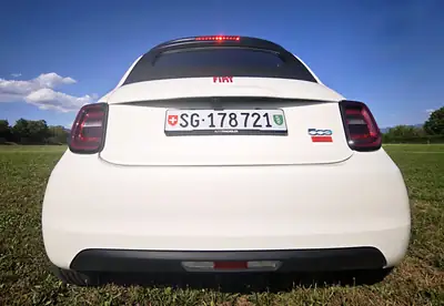 FIAT 500e C Red Swiss Edition — Cabriolet électrique rare, 25 900 km seulement — Detail