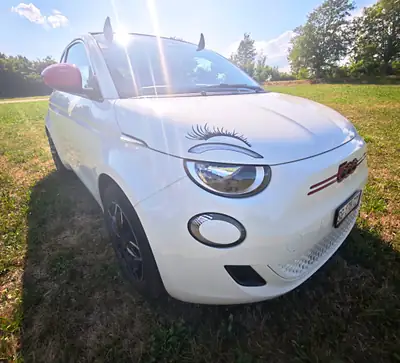 FIAT 500e C Red Swiss Edition — Cabriolet électrique rare, 25 900 km seulement — Miniatur 8