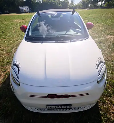 FIAT 500e C Red Swiss Edition — Cabriolet électrique rare, 25 900 km seulement — Miniatur 9