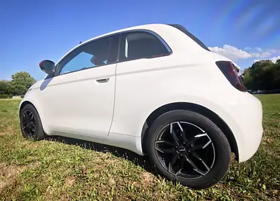 FIAT 500e C Red Swiss Edition — Cabriolet électrique rare, 25 900 km seulement — Miniatur 12