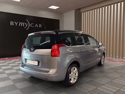 Peugeot 5008 1.6 THP Allure — Monospace 7 places, boîte auto fluide — Heckansicht
