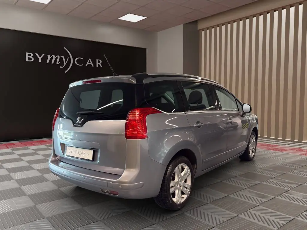 Peugeot 5008 2016 occasion Meyrin — 3