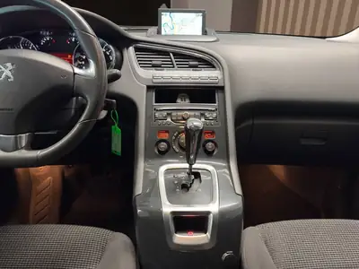 Peugeot 5008 1.6 THP Allure — Monospace 7 places, boîte auto fluide — Miniatur 16