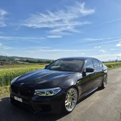 BMW M5 Competition xDrive — 625 ch, finition noire premium, exemplaire suisse — exterior view