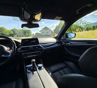 BMW M5 Competition xDrive — 625 ch, finition noire premium, exemplaire suisse — Thumbnail 8