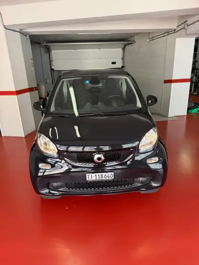 Smart Fortwo 1.0 71 Passion — Citadine compacte, sobre et manuelle, parfait pour la ville — Seitenansicht