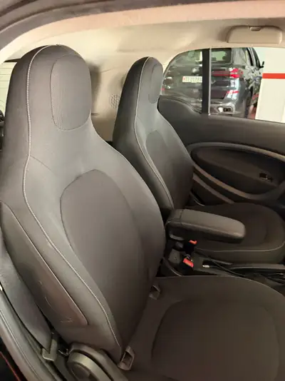 Smart Fortwo 1.0 71 Passion — Citadine compacte, sobre et manuelle, parfait pour la ville — Detail