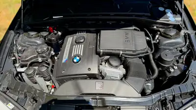 BMW 1er M — Coupé sportif haute performance, 340 ch à bas kilométrage — Miniature 18