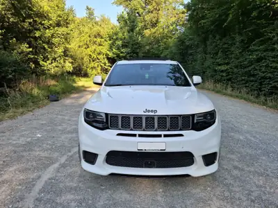 Jeep Grand Cherokee 6.2 V8 HEMI Trackhawk — Monstre américain 709 ch, 155'000 km — vista esterna