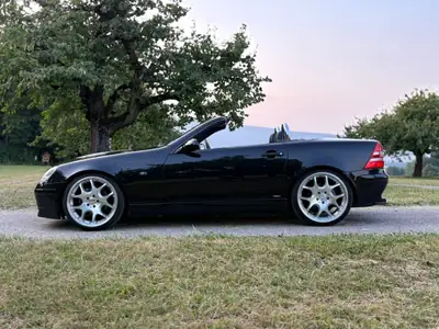 Mercedes-Benz SLK 230 Kompressor — Roadster légendaire signé BRABUS, 69'800 km — fianco