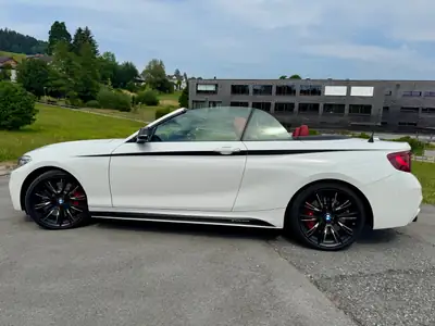 BMW M240i xDrive Cabriolet — Sportivité 340 ch, toile décapotable, finition premium — rear view