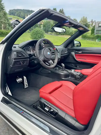 BMW M240i xDrive Cabriolet — Sportivité 340 ch, toile décapotable, finition premium — detail