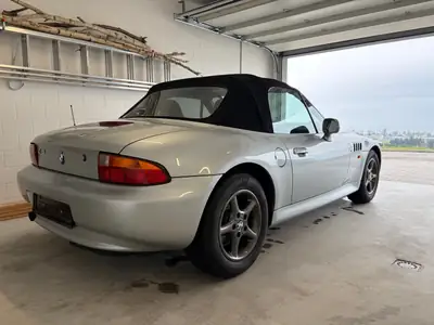 BMW Z3 1.9i Roadster — Cabriolet des années 90, moteur essence fiable — intérieur