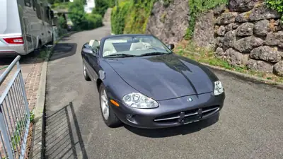 Jaguar XK8 2000 — Cabriolet légendaire, 284 ch et design intemporel — vue extérieure