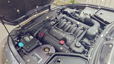 Jaguar XK8 2000 — Cabriolet légendaire, 284 ch et design intemporel — intérieur