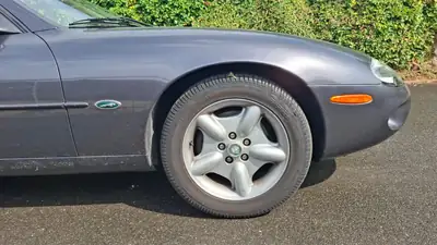 Jaguar XK8 2000 — Cabriolet légendaire, 284 ch et design intemporel — Miniature 16