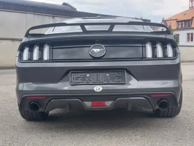 Ford Mustang 2.3 EcoBoost — Coupé sportif légendaire, moteur optimisé 317 ch — détail