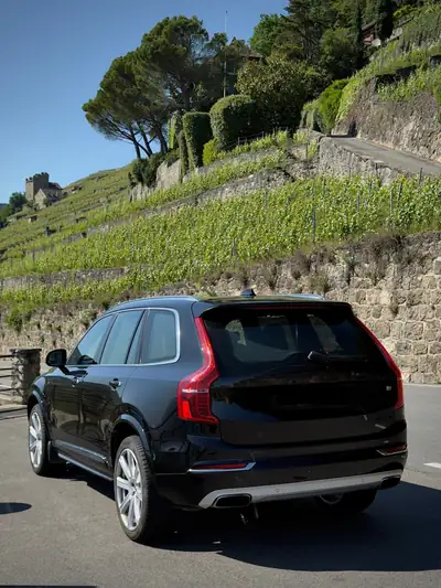 Volvo XC90 T8 Twin Engine AWD — SUV 7 places hybride rechargeable, finition Inscription premium — interior