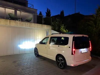 VW Caddy 1.5 TSI DSG — Monospace polyvalent, 119 000 km, sans sinistre — Heckansicht