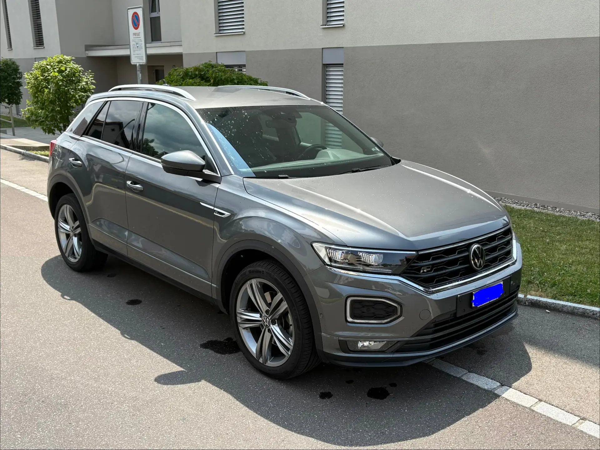 VW T-ROC 2.0 TDI SCR Sport DSG 4motion — SUV compact robuste, 67'800 km — Außenansicht