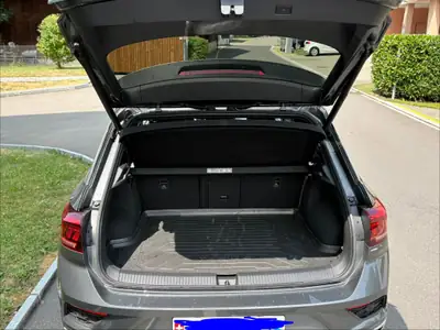 VW T-ROC 2.0 TDI SCR Sport DSG 4motion — SUV compact robuste, 67'800 km — Innenraum